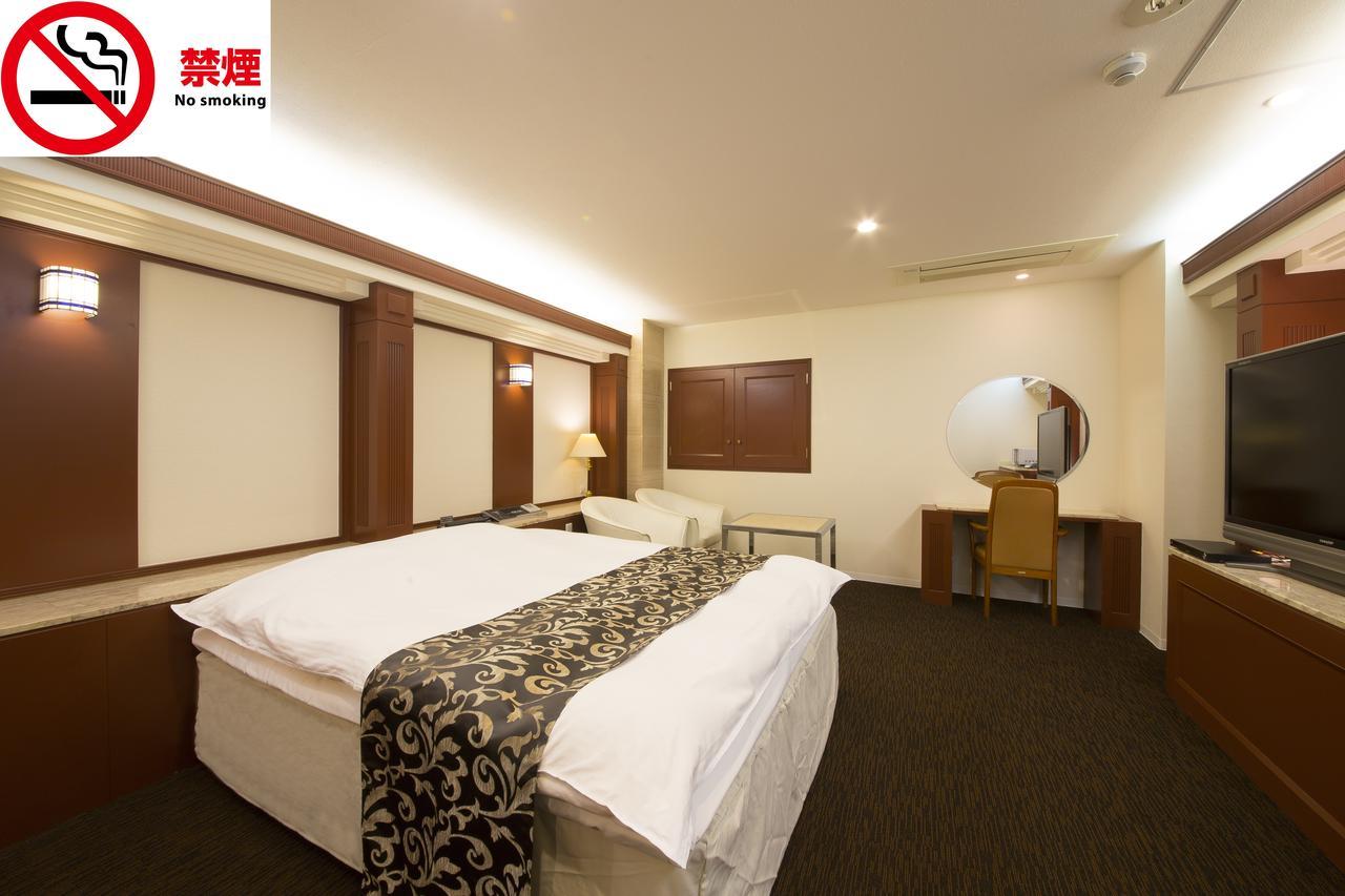 Hotel Beni East (Adults Only) Osaka Exterior photo